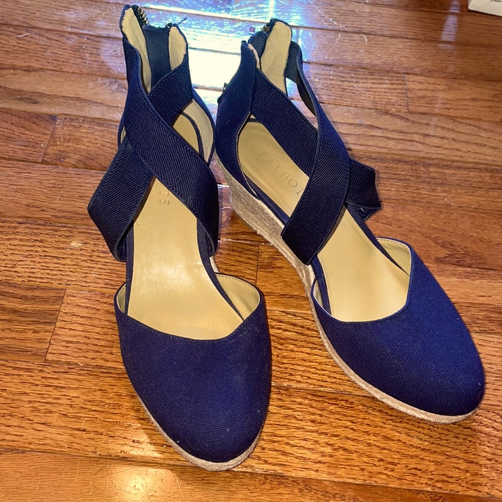 NWOT WEDGE HEELS